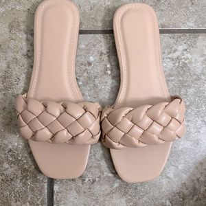 Woman’s Flat Slides